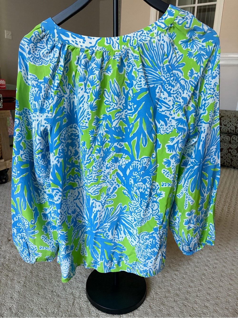 Lilly Pulitzer Bright Blue & Green Floral Women’s Tropical Print Blouse - Picture 2 of 3